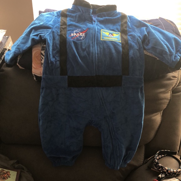 Space suit - Picture 3 of 11